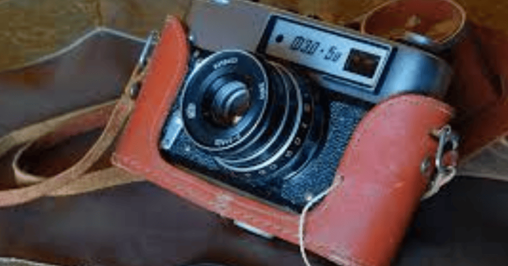 Complete Guide On How To Put a Lens on a Camera 2023